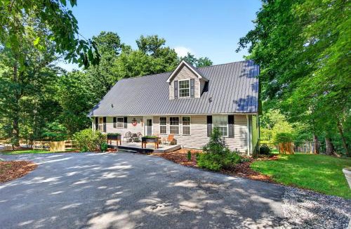 Forest Lake Heights House | Calm Water Cove