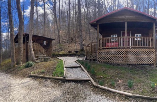 Stanton House | Campfire Cabin, Red River Gorge, KY, River Access & Views