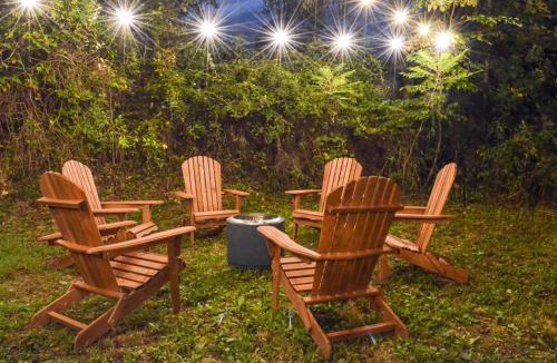 Campton House | Campton Cottage w/Hot Tub, Near Hiking + Climbing
