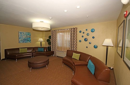 Central Newport News Hotel | Candlewood Suites Newport News-Yorktown, an IHG Hotel