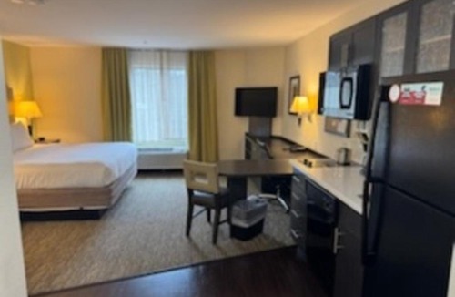 Eugene Hotel | Candlewood Suites Eugene Springfield by IHG