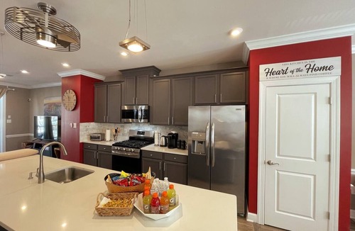 Largo House | CAPITAL COURTS MY-LUXE END-UNIT 3-BEDROOM HOME IN LARGO, UPPER MARLBORO MD.