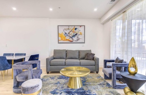 Petworth Apartment | Capitol View 3 DC Penthouse with Rooftop view Free parking and WiFi WIFI
