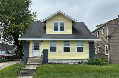Muncie House | Cardi B-Up Cozy 1-bedroom house in the Ball State University Village in Muncie