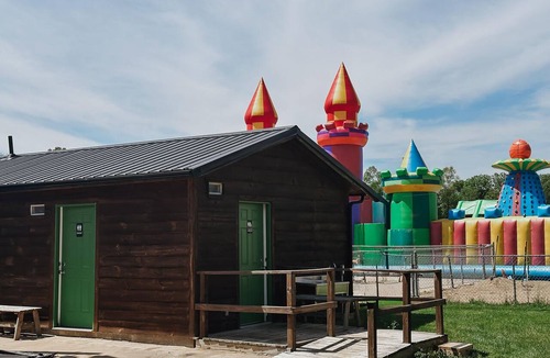 Rockbridge Cabin | Cardinal Rustic Cabin - The Cardinal Cabin rates are based on 4 guests, maximum of 6 guests.