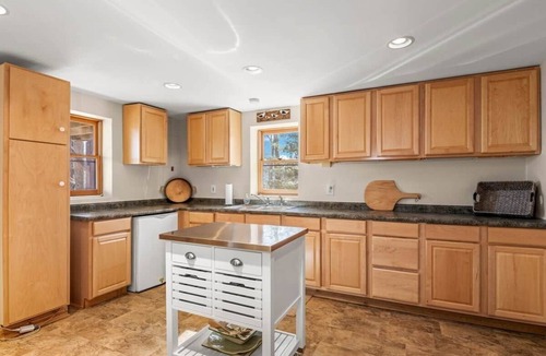Waynesville House | Cardinals Nest In The Smokies ~ Family Friendly