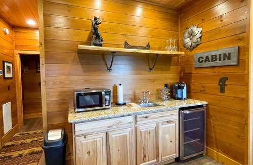 Bryson City Cabin | Carie's Cabin-Mountain Views - Hot Tub - Gas Fireplace