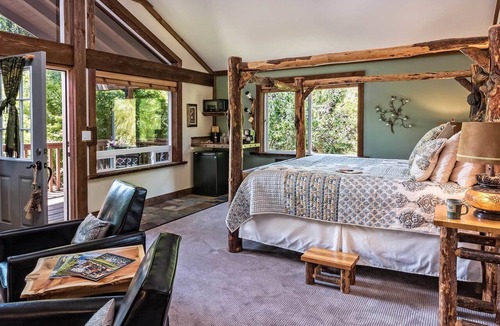 Carson Bed & Breakfast | Carson Ridge Luxury Cabins