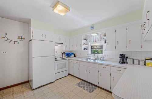 Berkeley Springs House | Castle View - Perfect for families, game room, pet-friendly, DT Berkeley Springs