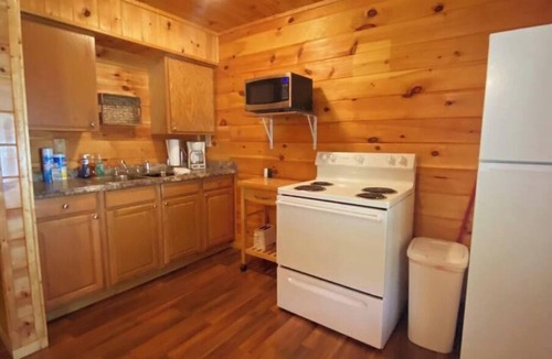 Farmers Cabin | Cave Run Lodge - Near Lake - Playground & Fire pit - Cabin #7