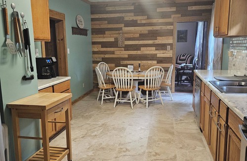 Edray House | Celebrate the 4th of July in the mountains! Close to bike trails and Snowshoe!