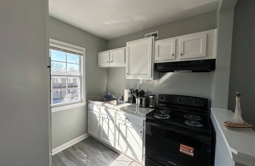 Birmingham Hotel | Central 1BR Birmingham Suite with Parking Near Legion Field