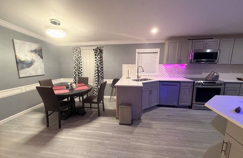 New Irving Park House | Central 2br/2bath full cozy house in safe neighborhood with parking