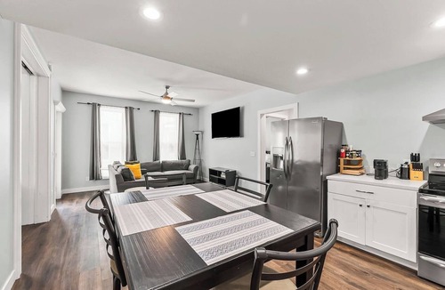 West Central Apartment | Central Fort Wayne Apartment | Triplex Residence