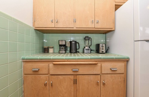 Milwaukee Apartment | Central Spacious Unit: Pet Friendly W/King Bed