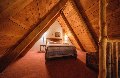 Slade Cabin | Chalet: Luxury Suite with Exclusive Hot Tub near Natural Bridge