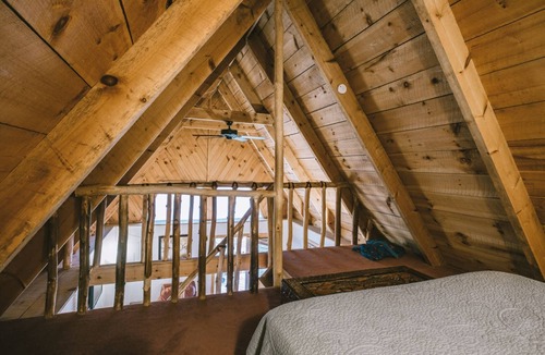 Slade Cabin | Chalet: Luxury Suite with Exclusive Hot Tub near Natural Bridge