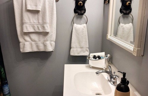 La Follette Resort | Charming 1-bedroom resort in wonderful LaFollette with AC, WiFi