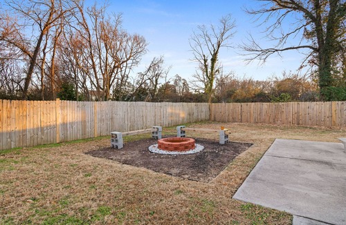 Hampton House | Charming 2 bed 1 bath near Langley Air Force Base