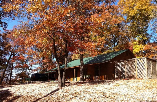 Eureka Springs Cabin | Charming 2-bedroom cabin with WiFi, AC in peaceful Eureka Springs