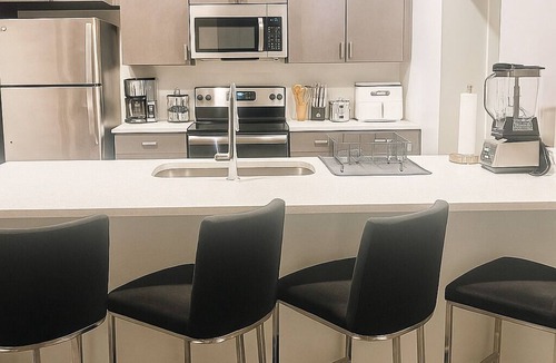 Central Business District Apartment | Charming 2-bedroom apartment with fitness room and AC in lovely Cincinnati