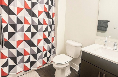 Central Business District Apartment | Charming 2-bedroom apartment with fitness room and AC in lovely Cincinnati