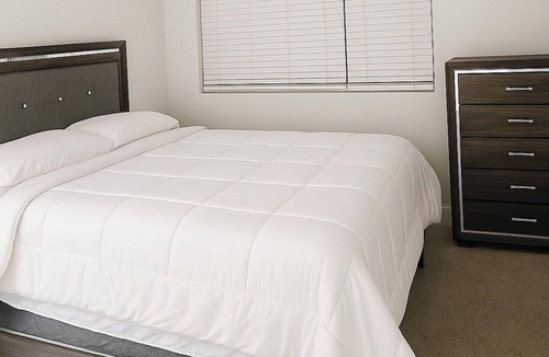 Central Business District Apartment | Charming 2-bedroom apartment with fitness room and AC in lovely Cincinnati
