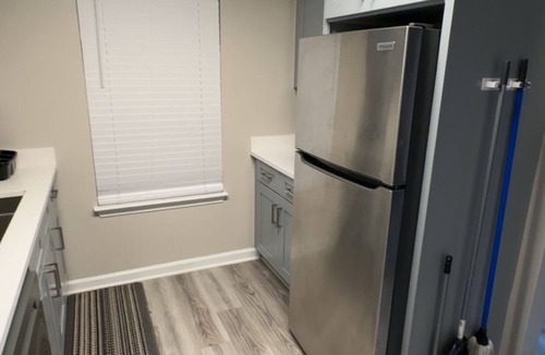 Greensboro Apartment | Charming 2-bedroom apartment with WiFi, AC in pleasant Greensboro