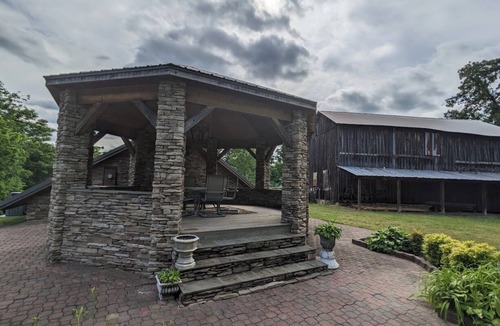 Ruffin Cabin | Charming 2-bedroom cabin with Hot Tub in quaint Reidsville, NC