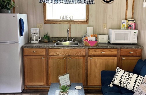 Matewan Cabin | Charming 2-bedroom cabin uwith WiFi, AC in amazing McCarr