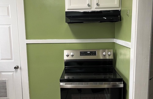 Pendleton King House | Charming 2-bedroom house in awesome Augusta with AC