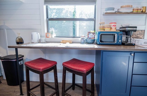 Nebo House | Charming 2-bedroom tiny house with AC in peaceful Nebo