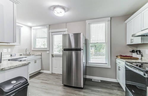 Bloomington House | Charming 2-bedroom house in delightful Bloomington with WiFi, AC