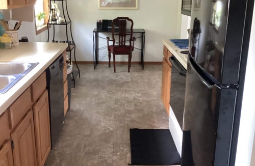 Murphysboro House | Charming 2-bedroom Condo with large driveway in Murphysboro sleeps up to 6