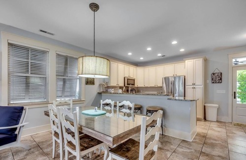 Windy Hill Condo | Charming 3-Bedroom Townhome with Courtyard