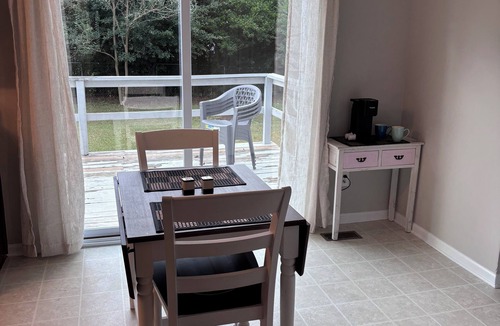 Aiken House | Charming 3 bed 2.5 bath. Family & pet friendly. Close to horse & golfing events.