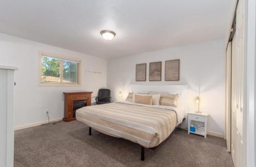 Spokane Valley House | Charming 3 Bed 2 and a half Bath Family Oasis - Pool BBQ Fire Pit