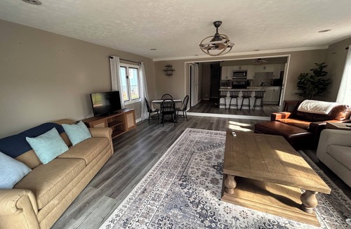 Monticello Cottage | Charming 3-bed cottage with AC, WiFi in Monticello. Lake access and boat lift.