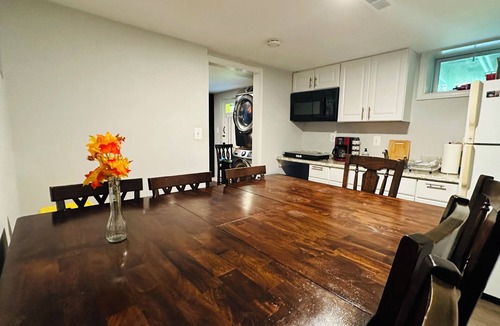 Wheaton-Glenmont House | Charming 3-bedroom 3 bath Basement Apt/AC and WiFi in pleasant Silver Spring