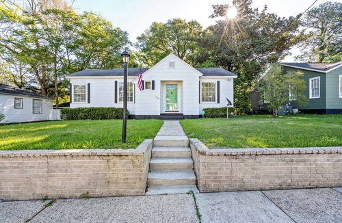 Mobile Cottage | Charming 3-bedroom cottage with AC in Mobile
