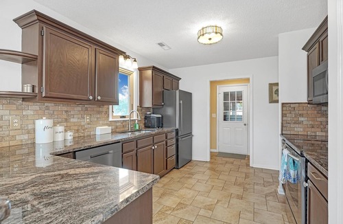 Silver Lake House | Charming 3-bedroom house close to area beachs, the river and downtown