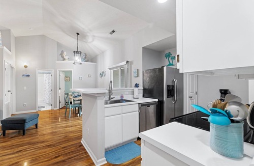Myrtle Grove House | Charming 3-bedroom house with WiFi, AC in enjoyable Wilmington