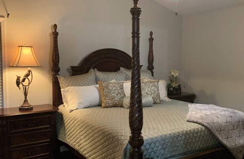 Jamestown House | Charming 3-bedroom house in beautiful Jamestown with Privacy Fence in backyard