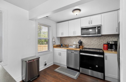 Berkeley House | Charming 3-bedroom house in St. Louis