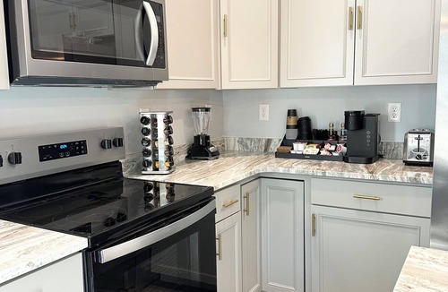 Wellford House | Charming 3-bedroom house in delightful Wellford with new appliances, WiFi, AC
