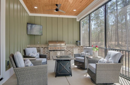 Appling House | Charming 3-bedroom house in amazing Appling with outdoor kitchen, WiFi