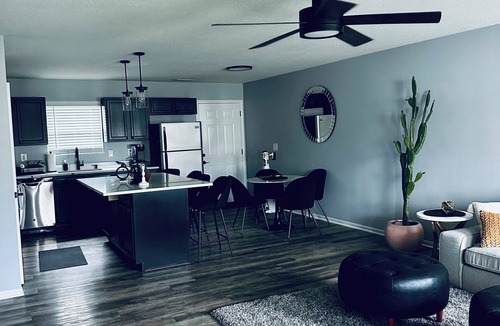 Heath House | Charming 3-bedroom ranch style house with AC and WiFi in Heath