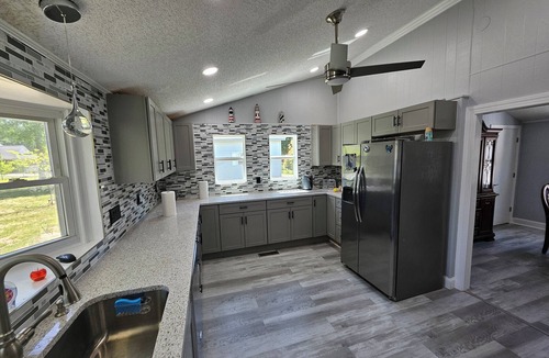 Mount Holly House | Charming 3-bedroom waterfront house in delightful Montross with WiFi, AC
