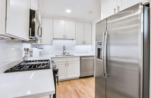 Buford Highway House | Charming 3BR Home in Chamblee | Local Experience
