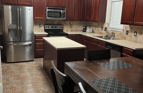 Oakdale House | Charming 4-bedroom family home with WiFi, AC in fabulous Charlotte